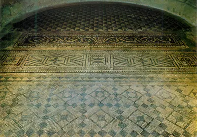Grand (Vosges) — Basílica Antiga — Detalhe de mosaico interno — Foto Lievaux