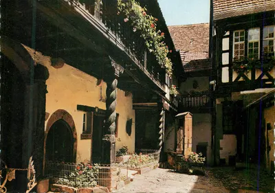 Riquewihr — Cour des Cigognes — editor Preiss-Henny