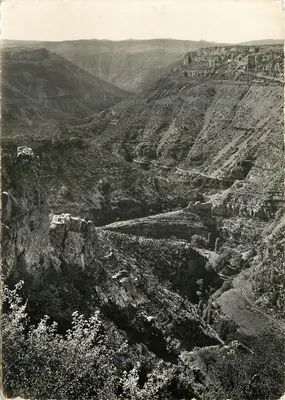 Circo de Navacelles — por Blandas, perto de Vigan (Gard) — Edições dos Irmãos Lumière, Lyon