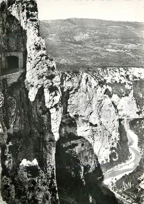 As Górgias pitorescas do Verdon — vista do túnel do Fayet — Ary
