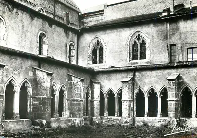 Saint-Jean-de-Maurienne — A claustro — Jansol Photographies