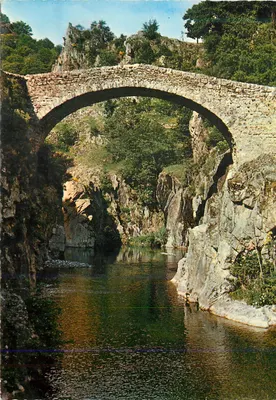 As Gorges da Ardèche em Thueyts — O Ponte do Diabo — Edições J. Cellard