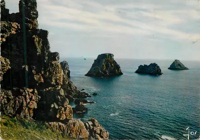 A Ponta dos Tas de Pois — perto de Camaret — Edições de Arte JOS