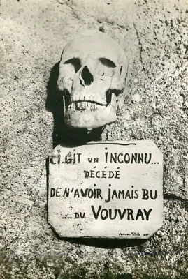 Crânio e placa funerária — Vouvant — Editor Valoire, n° 11.604
