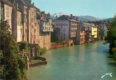 Velhas casas ao longo do Gave d'Aspe — Oloron-Sainte-Marie (64) — Jovr