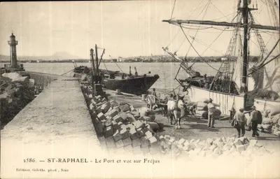 ST-RAPHAEL - Le Port et vue sur Fréjus — Edition Giletta, phot. Nice, n° 2586