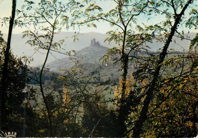 As Torres de Saint-Laurent — Saint-Céré (Lot) — Edições Iris