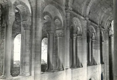 Conques (Aveyron) — Tribunas da Nef — Lado Norte — Douziech Photo-Édition Rodez