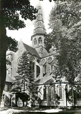 Semur-en-Auxois — Igreja de Nossa Senhora restaurada por Viollet-le-Duc — vista do Square — Combier Imp. Macon