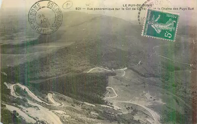 Le Puy-de-Dôme — Vista panorâmica sobre o Col de Ceyss — Cadeia dos Puys Sul