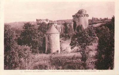 Ruínas do Castelo de Tonquedec — Environs de Lannion — A. B.