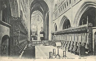 Saint-Pol-de-Léon (Finistère) — As Stalles do Coro da Basílica — ND. Fot.