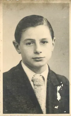 Retrato de um jovem — editor e número de série não legíveis