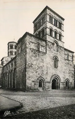 Issoire - Igreja de São Paulo - Fachada Ocidental — editor Réal-Photo, Paris