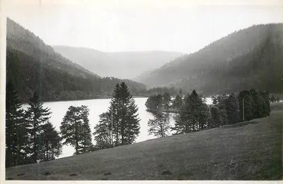 Lago de Longemer — vista do Hohneck — Edição La Cigogne, Strasbourg