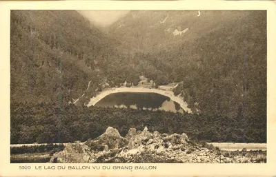 O Lago do Ballon visto do Monte Ballon — 5520 — Coleção L'Alsace, Braun & Cie, Mulhouse-Dornach
