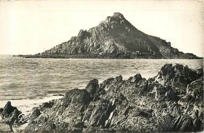 Le Val-andré (Côte-d'Or) — vista da ponta rochosa — Éditions Gaby