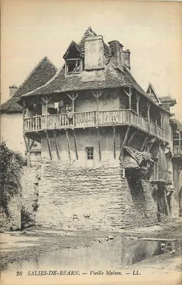 Salies-de-Béarn — Velha Casa — LL.