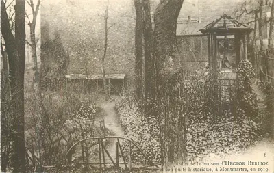 Jardim da casa de Hector Berlioz e seu poço histórico — Montmartre — editor Unis-France, n°6
