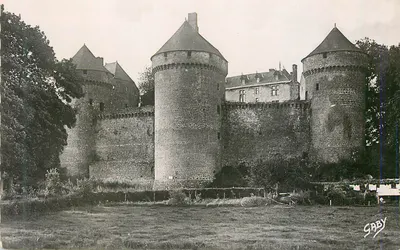 Castelo de Lassay — Mayenne — editor GABY