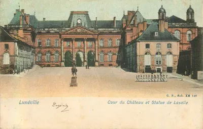Lunéville — Pátio do Castelo e Estátua de Lasalle — G. S., Sch. XM 148