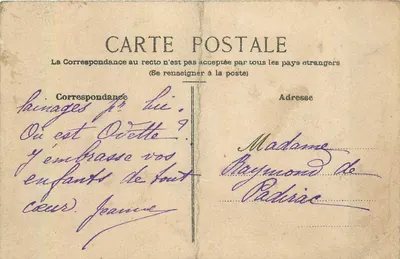 Correspondance familiale — carte postale avec texte manuscrit — éditeur non visible