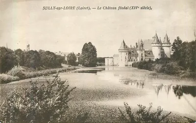Sully-sur-Loire (Loiret) — O Castelo Feudal (século XIV)