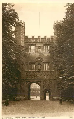Cambridge, Great Gate, Trinity College — editor Wells Bridge & Tunbridge Wells Royal, n° 43826
