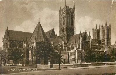 Catedral de Lincoln — vista Nordeste — Tuck's Post Card n°2181