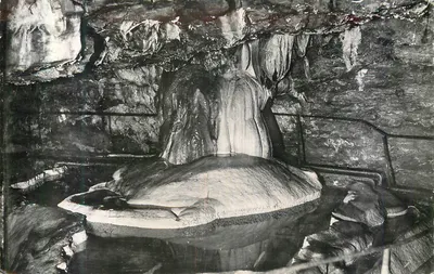 As Grutas de La Balme (Isère) — A Grande Fonte — Edições Streiff
