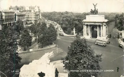 Arco de Wellington & Piccadilly — Londres — Lansdowne Publishing Co. Ltd. n° LP 425