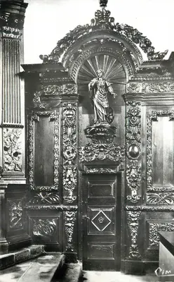 MOUTIER-d'AHUN (Creuse) — Interior da igreja de Ahun — Esculturas, século XVIII — IMP. MACON (S.-et-L.)