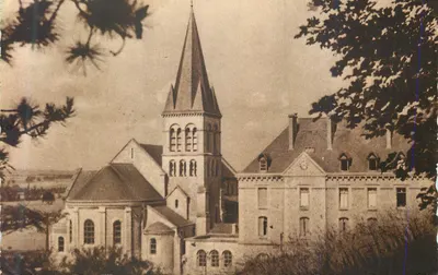 Igreja e presbitério de Viroflay — Prièrerie de Vacances N.D. du Chêne — editor desconhecido, número de série não visível