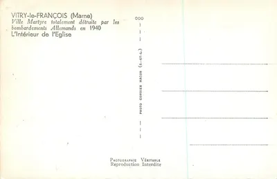 Vitry-le-François (Marne) — Interno della chiesa — Foto Combier Macon (S.-Et-L.) — Verso
