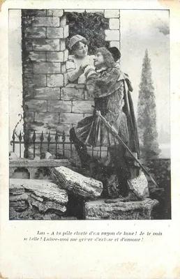 चांद के नीचे प्रेम — एक रोमांटिक दृश्य — एडिटर अदृश्य