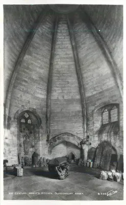 Cozinha do Abade — Século XIV — Abadia de Glastonbury — S746 Walter Scott
