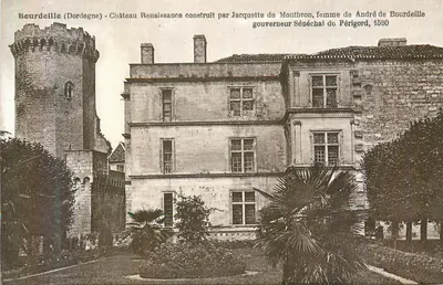 Bourdeille (Dordogne) - Castelo Renascentista construído por Jacquette de Montbron, esposa de André de Bourdeille, governador Sénéchal do Périgord, 1580