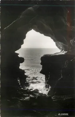 As Grutas de Hercule — Tânger — Ed. « A Coruja »