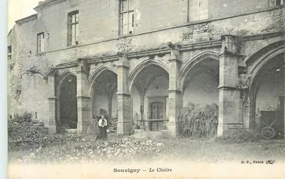 Souvigny — O Claustro — B. F., Paris