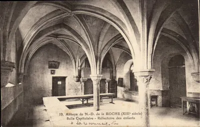 Abadia de N.-D. de LA ROCHE (século XIII) — Sala Capitular — Refeitório dos Crianços — Reconhece. T.