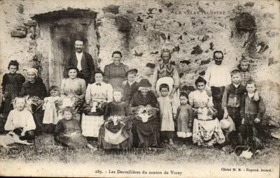 As Trabalhadoras de Renda do canton de Vorey — O Velay Ilustrado, n°289