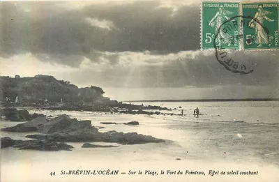 St-BRÉVIN-L'OCEAN — Na Praia, o Forte do Pointeau, Efeito de pôr do sol — Arnaud et Nozais, impresso, Nantes