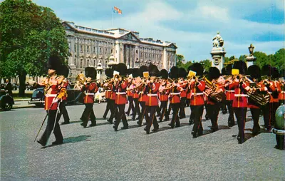 Banda de Guardas perto do Palácio de Buckingham — Londres — The Photographic Greeting Card Co. Ltd. n°151