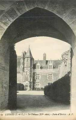 Luynes (Loir-et-Cher) — O Castelo (século XV) — Porta de Entrada — A.P.