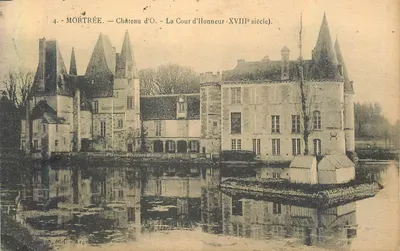 Mortrée — Castelo de O. — A Cour de Honra (século XVIII). — Editor Argentan