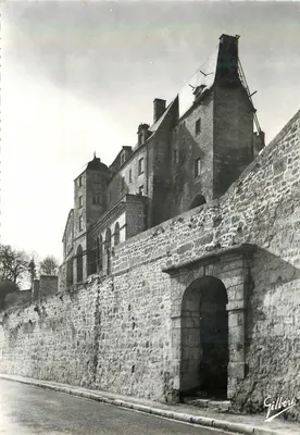 Pons (Charente) — Os Muros do Castelo — Éditions A. Gilbert