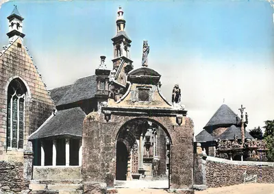 Igreja e Calvário de Guimiliau — Finistère — Les Éditions Audierne