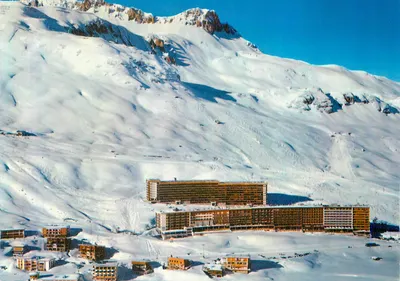 Estação do Lago de TIGNES (Savoie) — Vista parcial aérea da estação ; Pistas de Palafour — Impressor CIMBRE