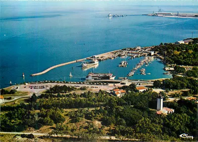 Pointe-de-Grave — Le Verdon-sur-Mer (Gironde) — Vista aérea do porto petrolífero e do embarcadouro