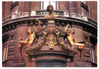 Paris, contre l'Opéra, buste de l'architecte Charles Garnier — photographie d'Éric Hazan — Éditions Vue d'Œil, n° 024